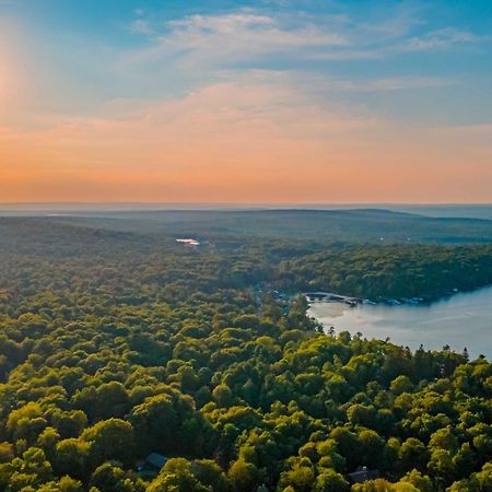 Poconos Ski Retreat With Sauna, Hot Tub, And Game Room Lake Harmony Kültér fotó