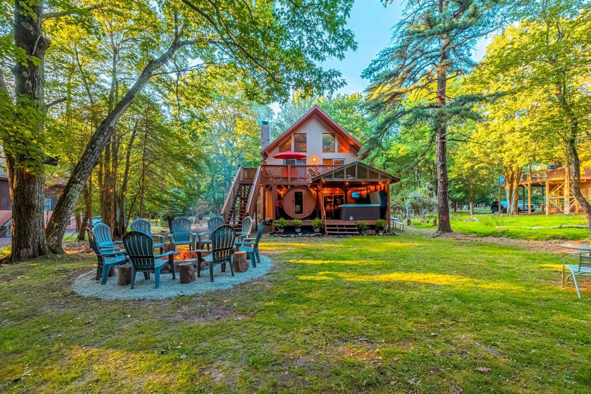 Poconos Ski Retreat With Sauna, Hot Tub, And Game Room Lake Harmony Kültér fotó