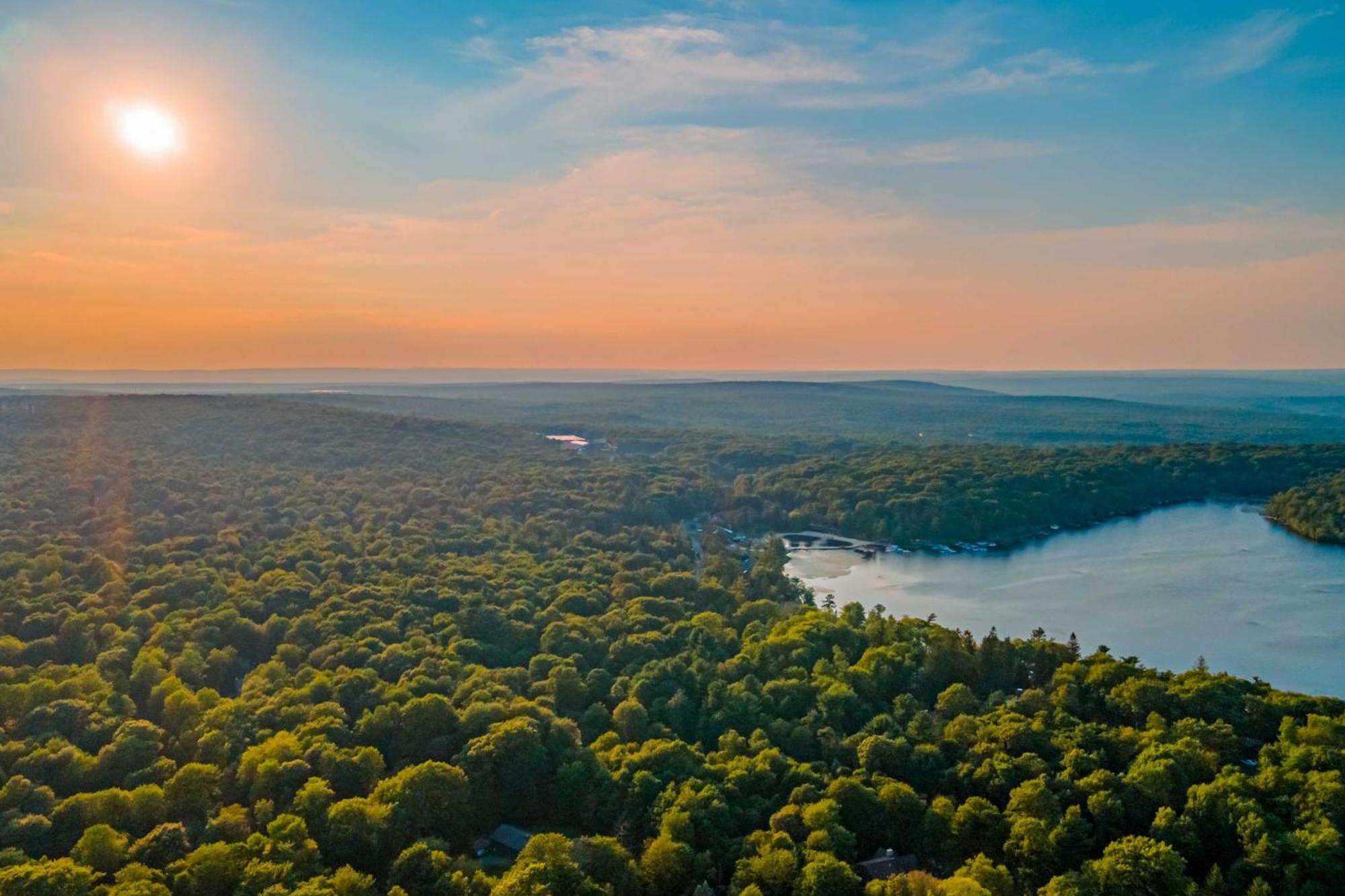 Poconos Ski Retreat With Sauna, Hot Tub, And Game Room Lake Harmony Kültér fotó