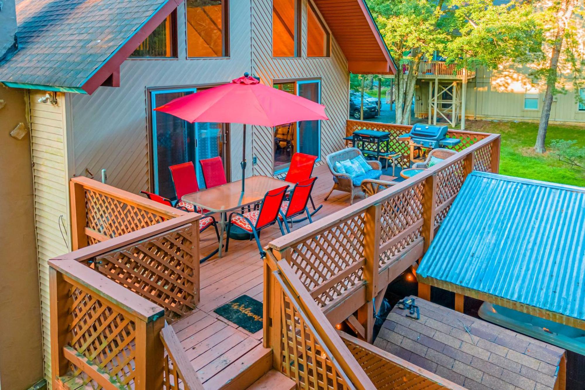 Poconos Ski Retreat With Sauna, Hot Tub, And Game Room Lake Harmony Kültér fotó