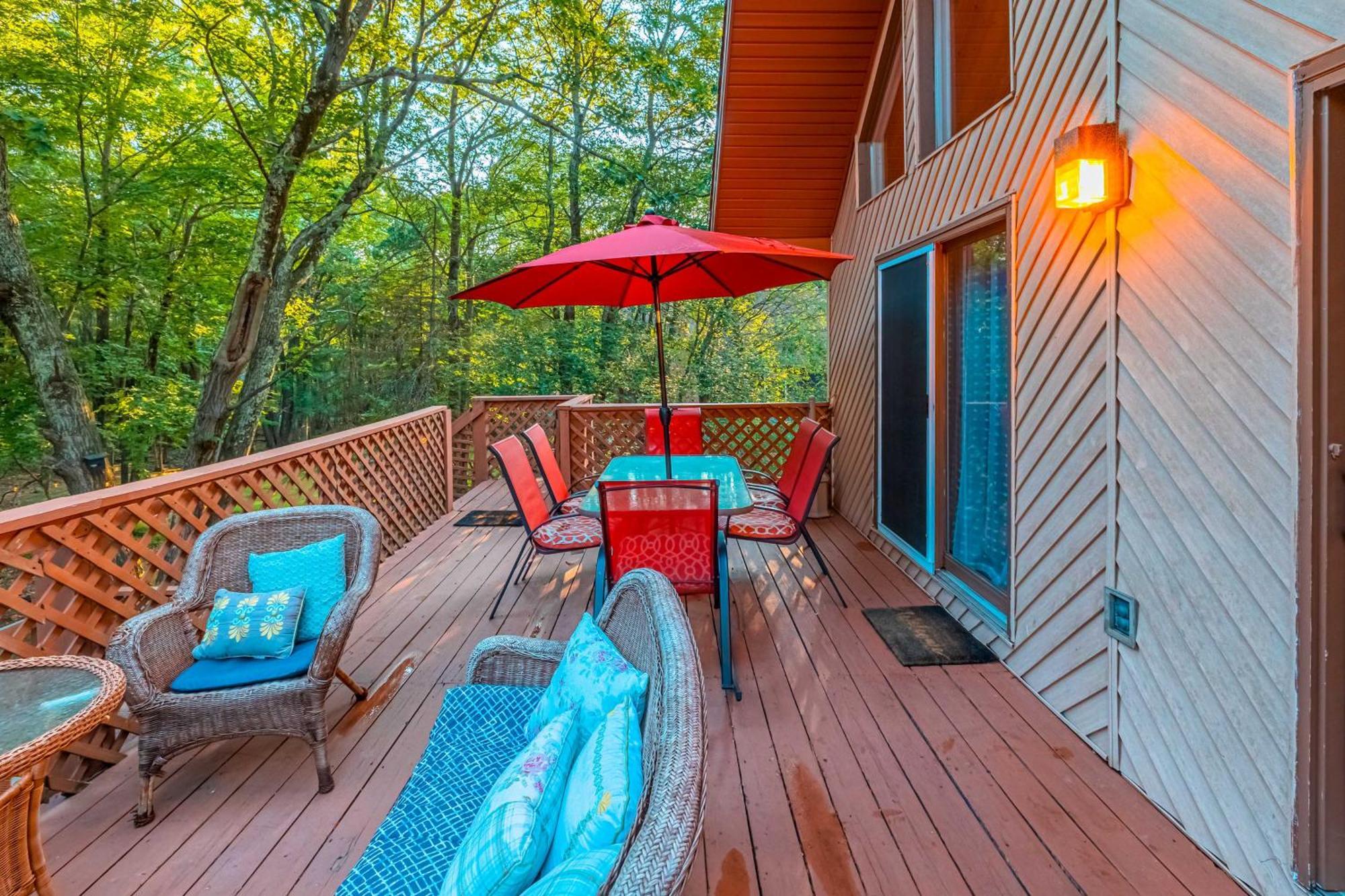 Poconos Ski Retreat With Sauna, Hot Tub, And Game Room Lake Harmony Kültér fotó