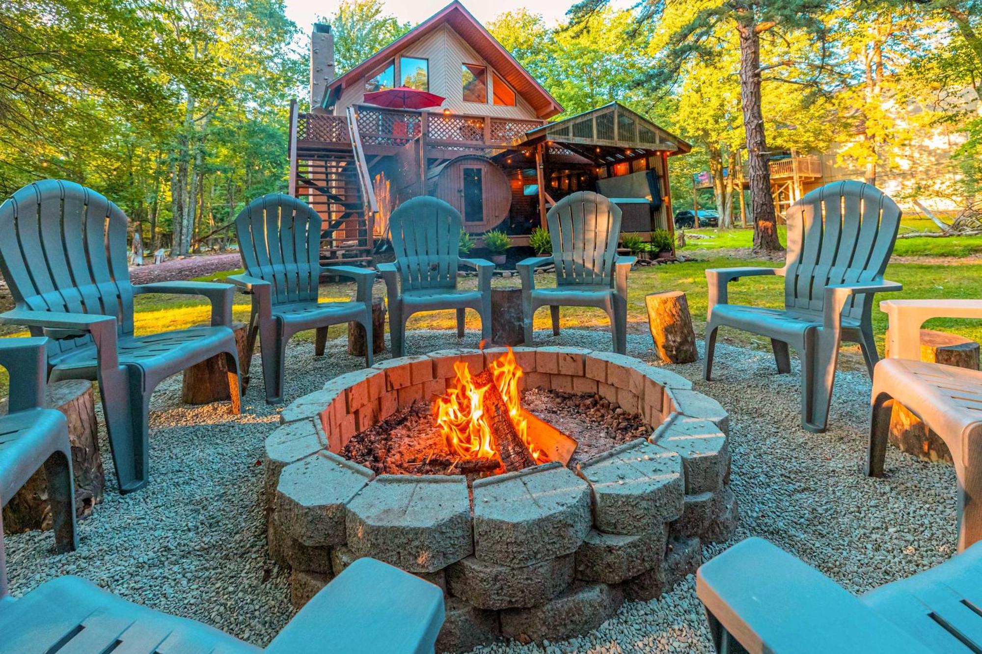 Poconos Ski Retreat With Sauna, Hot Tub, And Game Room Lake Harmony Kültér fotó