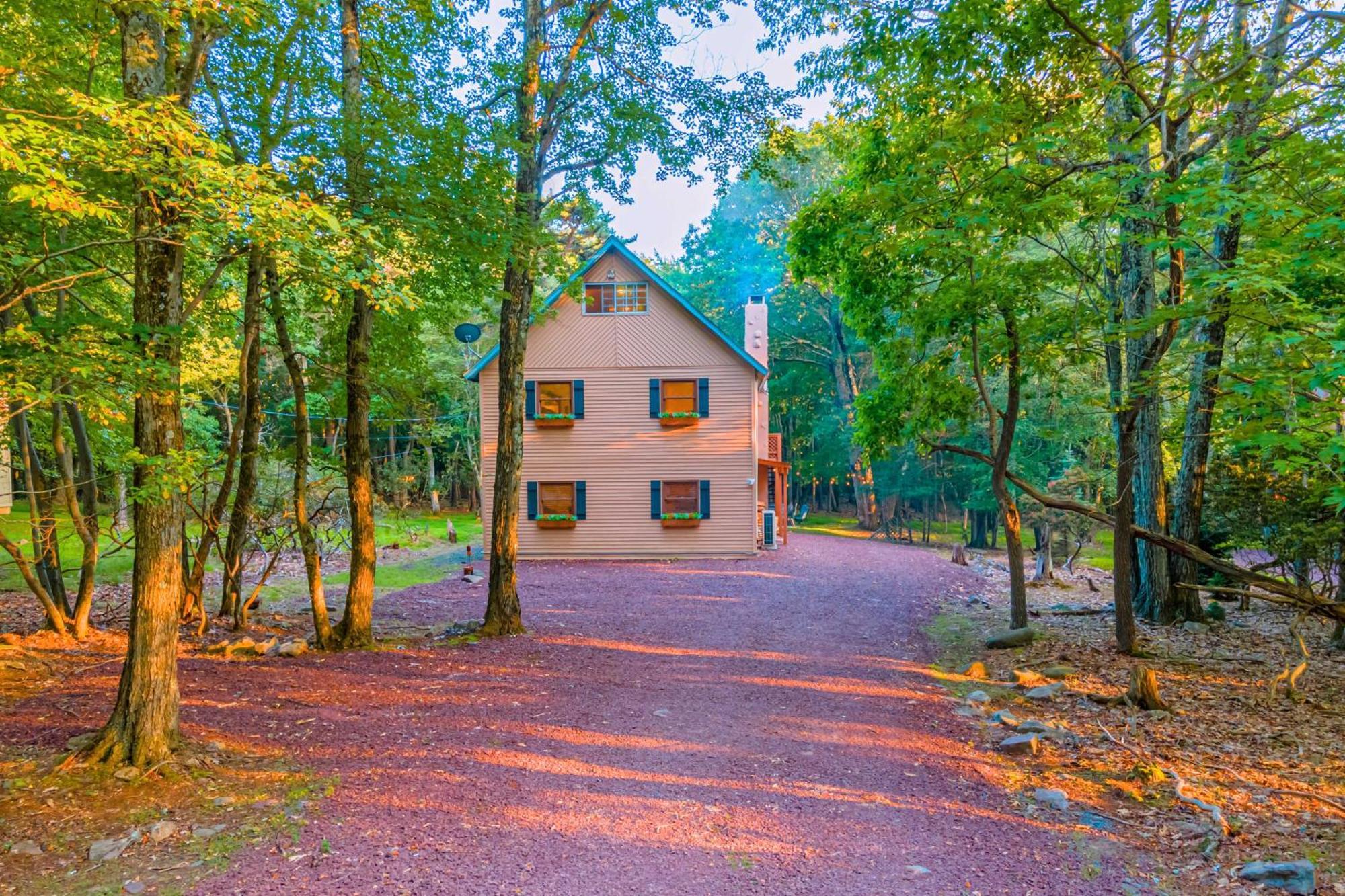 Poconos Ski Retreat With Sauna, Hot Tub, And Game Room Lake Harmony Kültér fotó