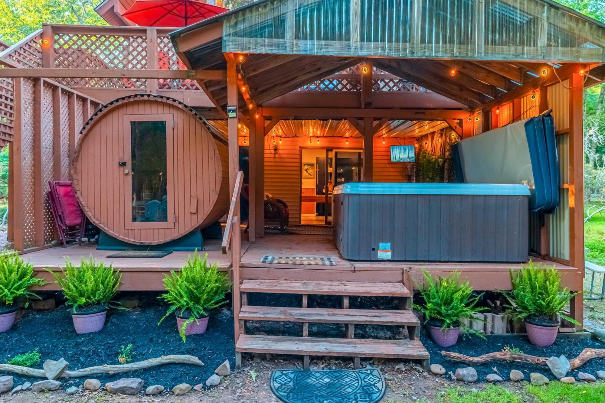 Poconos Ski Retreat With Sauna, Hot Tub, And Game Room Lake Harmony Kültér fotó