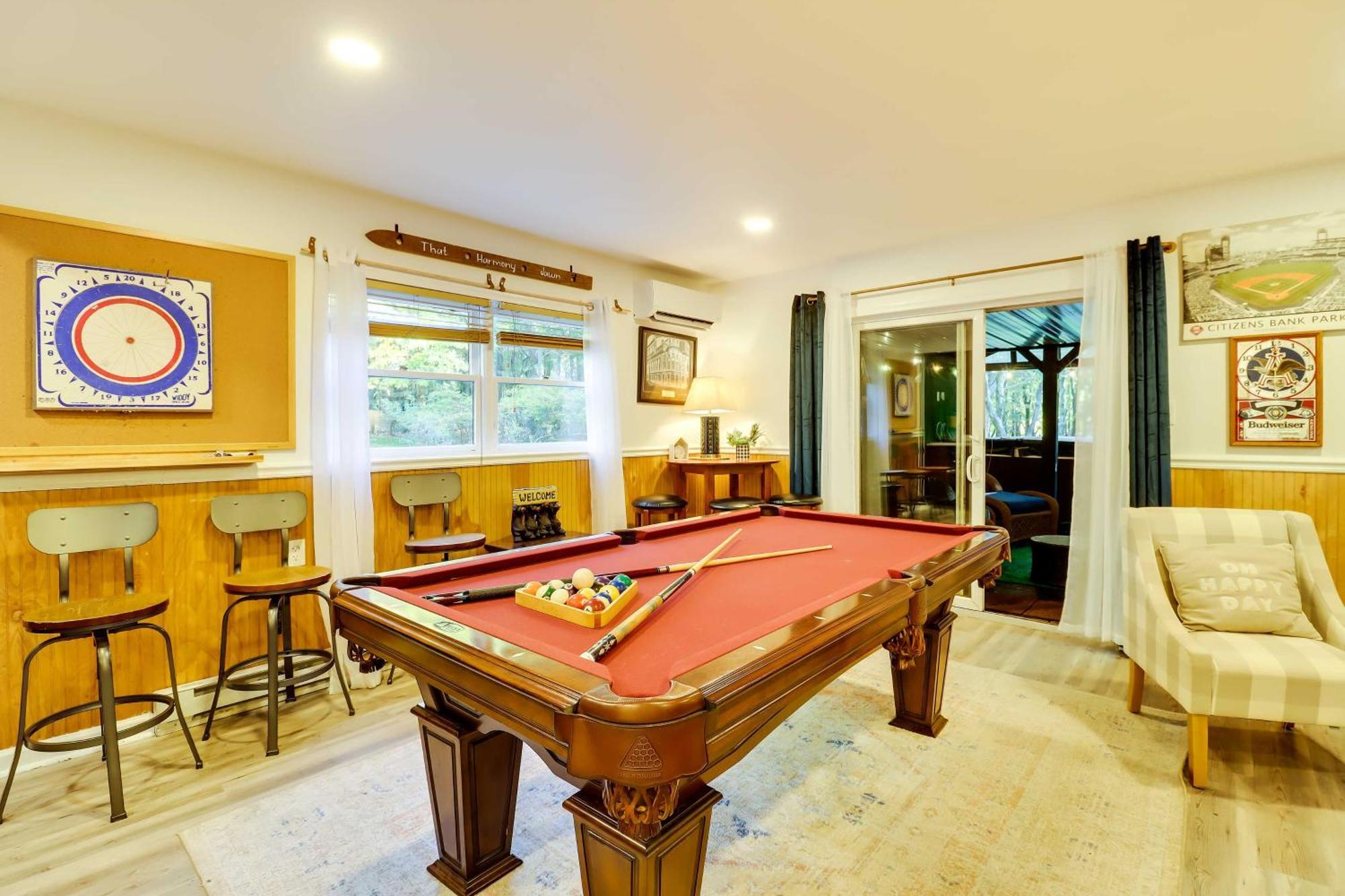 Poconos Ski Retreat With Sauna, Hot Tub, And Game Room Lake Harmony Kültér fotó