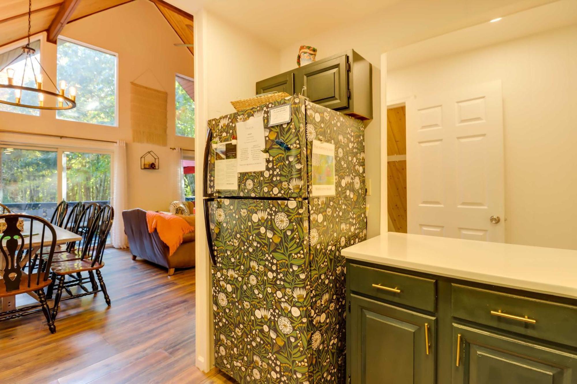 Poconos Ski Retreat With Sauna, Hot Tub, And Game Room Lake Harmony Kültér fotó