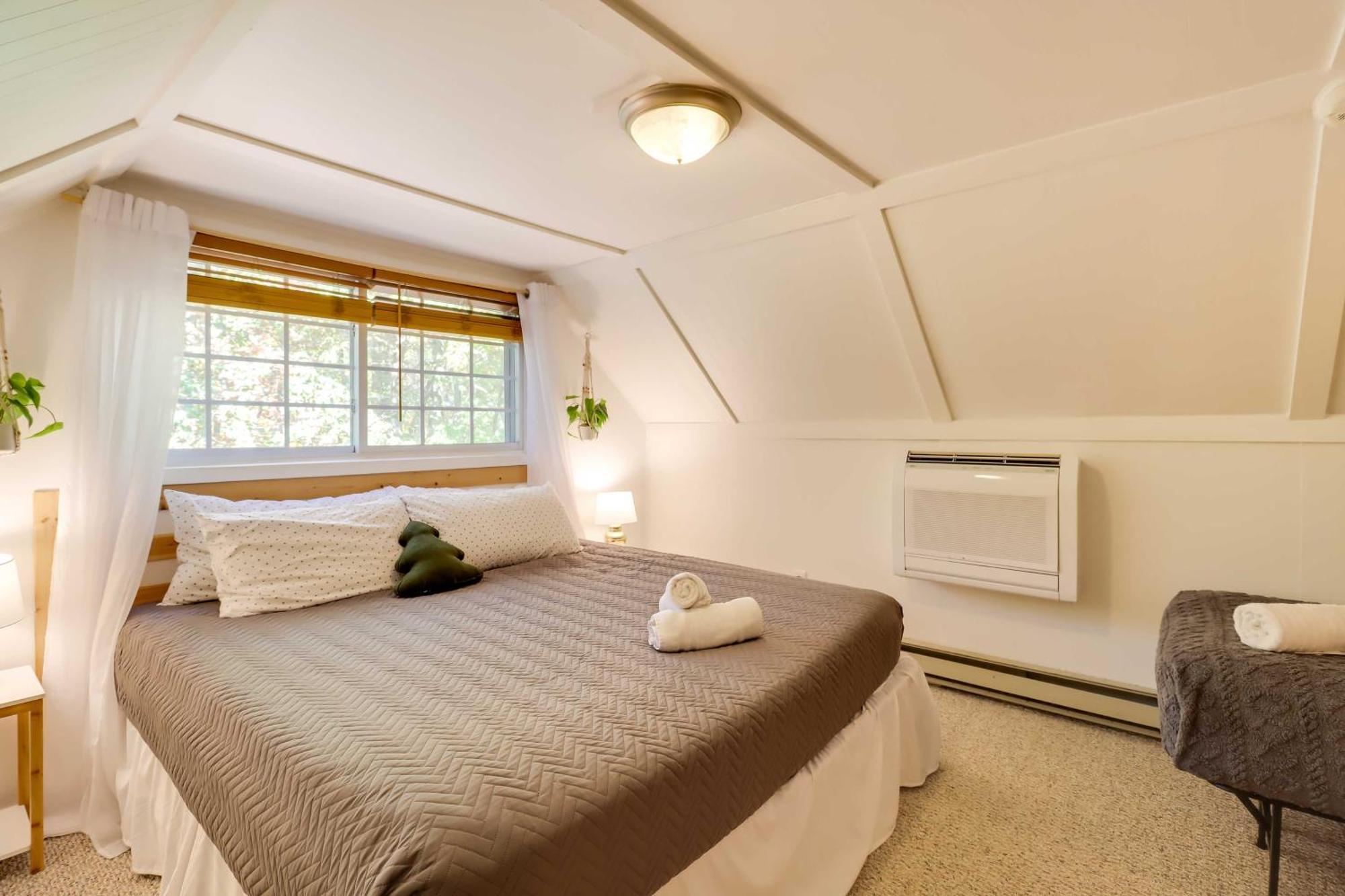 Poconos Ski Retreat With Sauna, Hot Tub, And Game Room Lake Harmony Kültér fotó