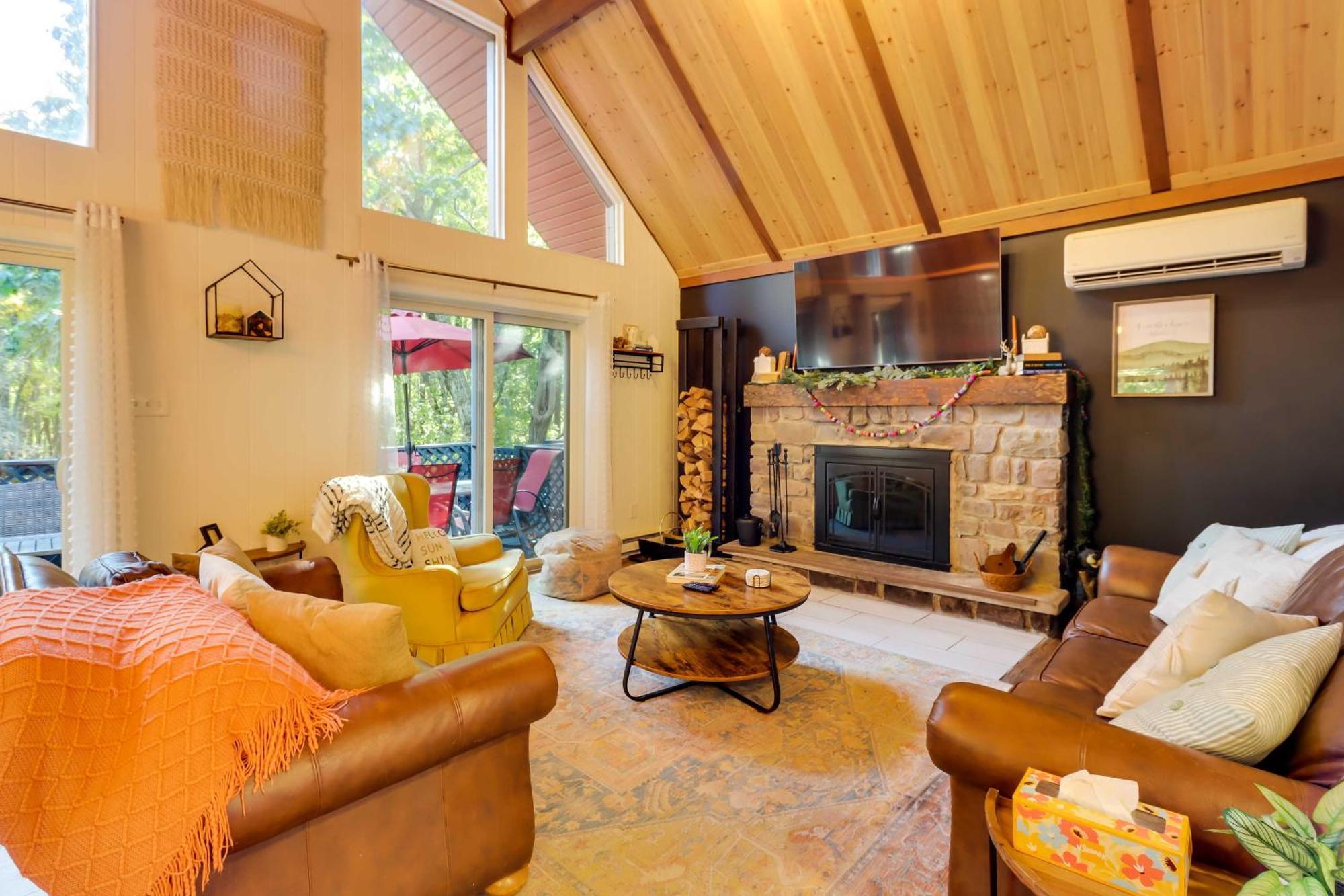 Poconos Ski Retreat With Sauna, Hot Tub, And Game Room Lake Harmony Kültér fotó