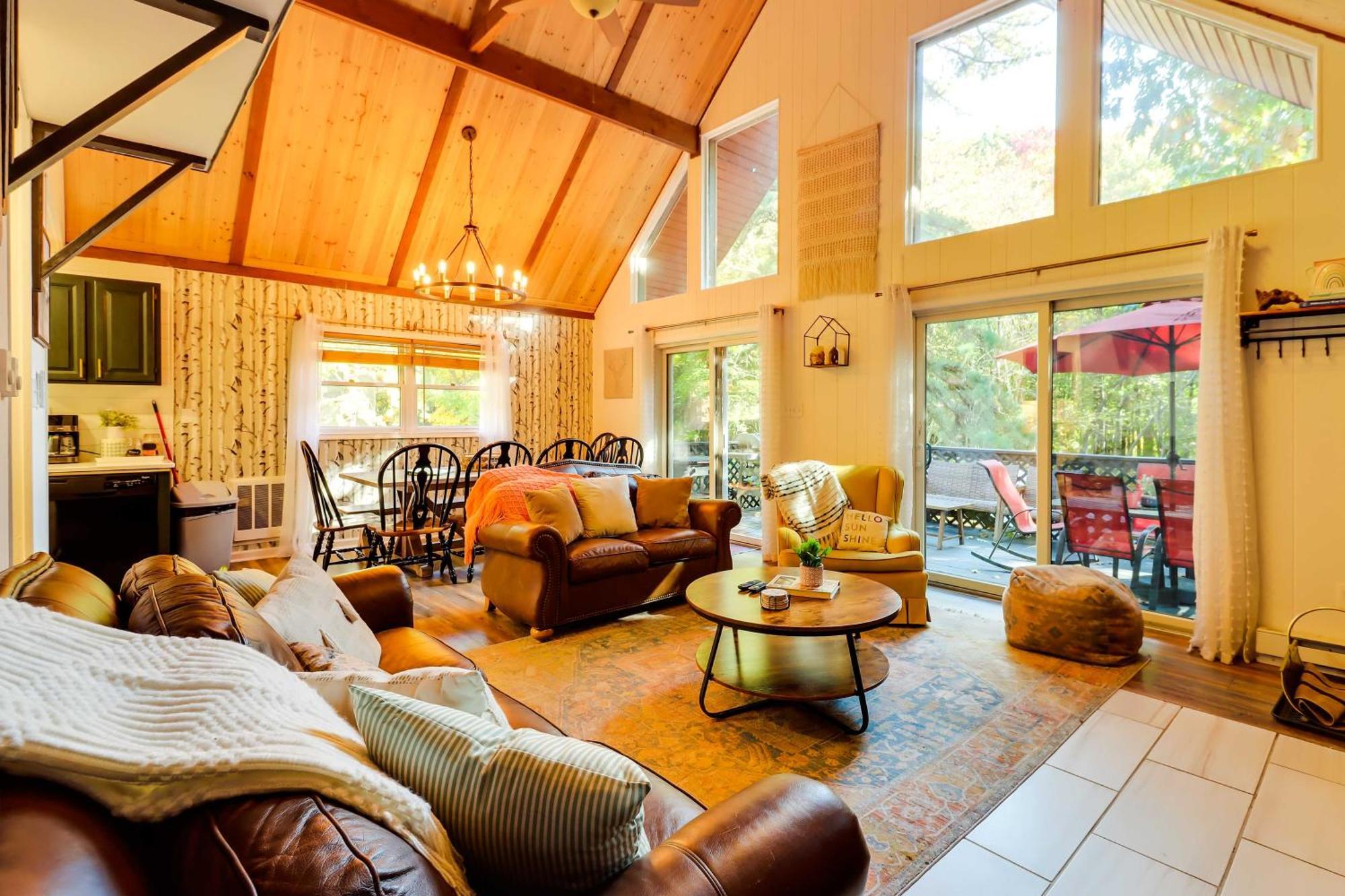Poconos Ski Retreat With Sauna, Hot Tub, And Game Room Lake Harmony Kültér fotó